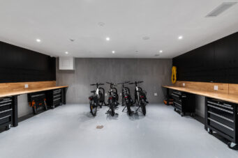 PH#1100 - 3963 Uplands Way